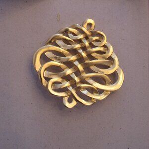 Metropolitan Museum of Art Gold French Interwoven Pin